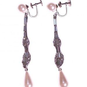 ART DECO STYLE PEARL AND DIAMANTE TEARDROP EARRING